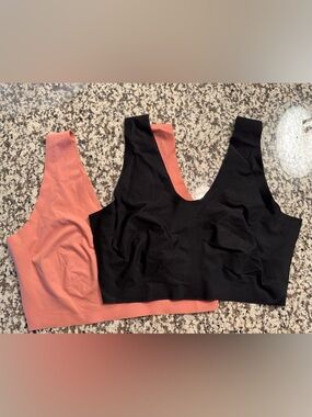 Seamless Scoop Neck Bralette Tank - Black and Coral